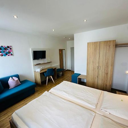 Gasthaus - Hotel Neue Post Meitingen エクステリア 写真