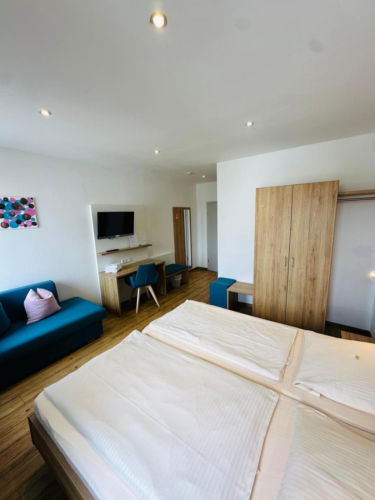 Gasthaus - Hotel Neue Post Meitingen エクステリア 写真